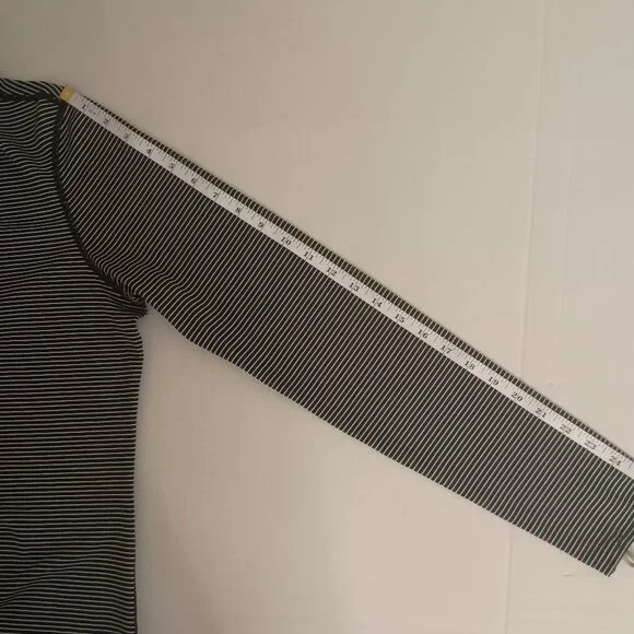 Patagonia Women’s Capilene 2 Top 1/2 Zip Black White Stripe Pullover Size XL - Picture 13 of 15